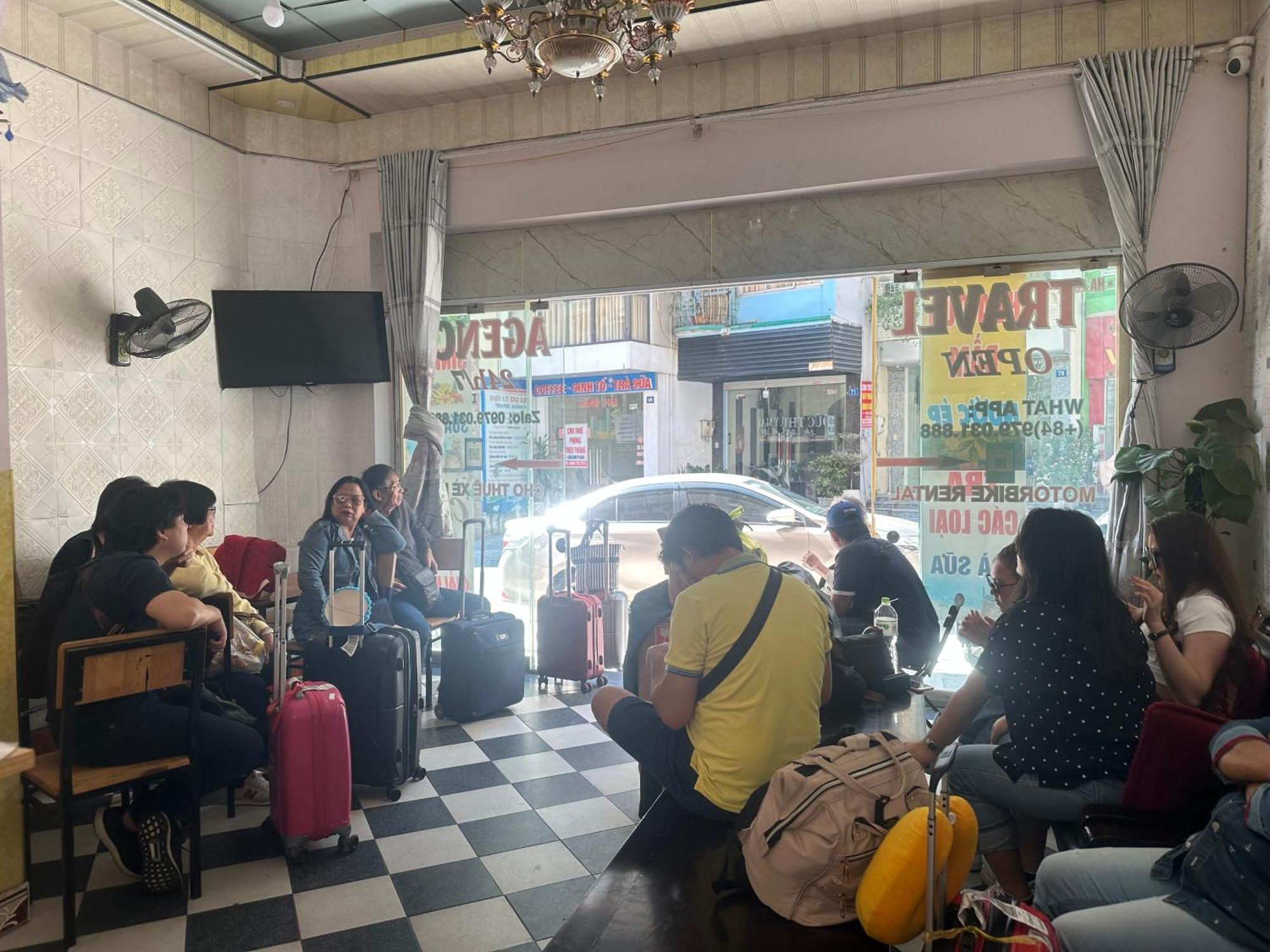 Discovery Travel Homestay Ha Long Buitenkant foto
